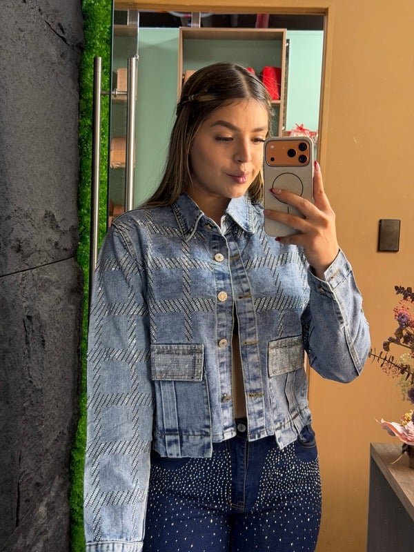 Chaqueta de Jean con brillos en Cuadros y Bolsillos